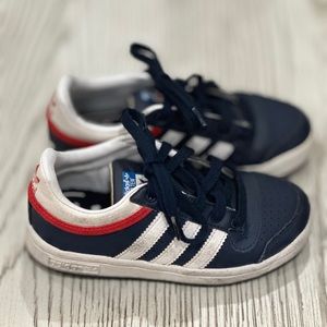 Kids Toddler Adidas Sneakers in Navy, Red, and White Size: 11